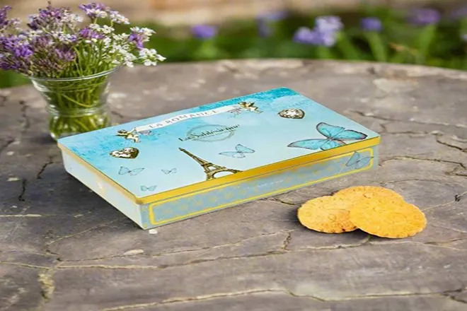 Bánh Kẹo Hộp Thiếc Nhập Khẩu Cao Cấp – Quà Tặng Sang Trọng